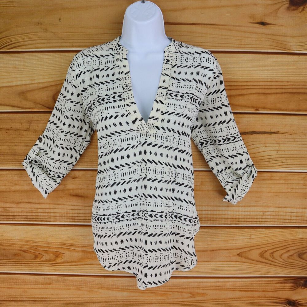Lush Sheer Blouse Plunge V-neck 3/4 Sleeve Womens Size S White Black Geometric